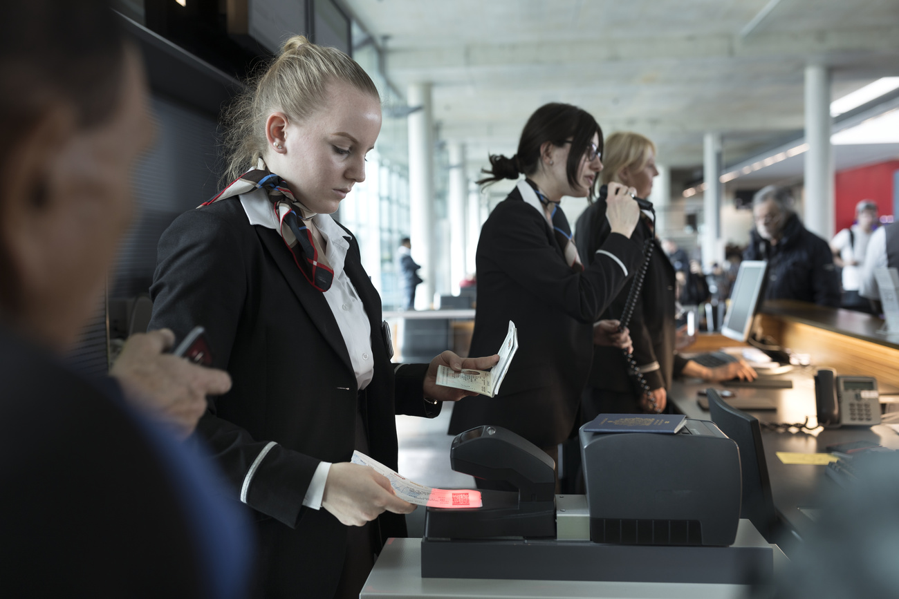 Personale di Swissport all'aeroporto di Zurigo.