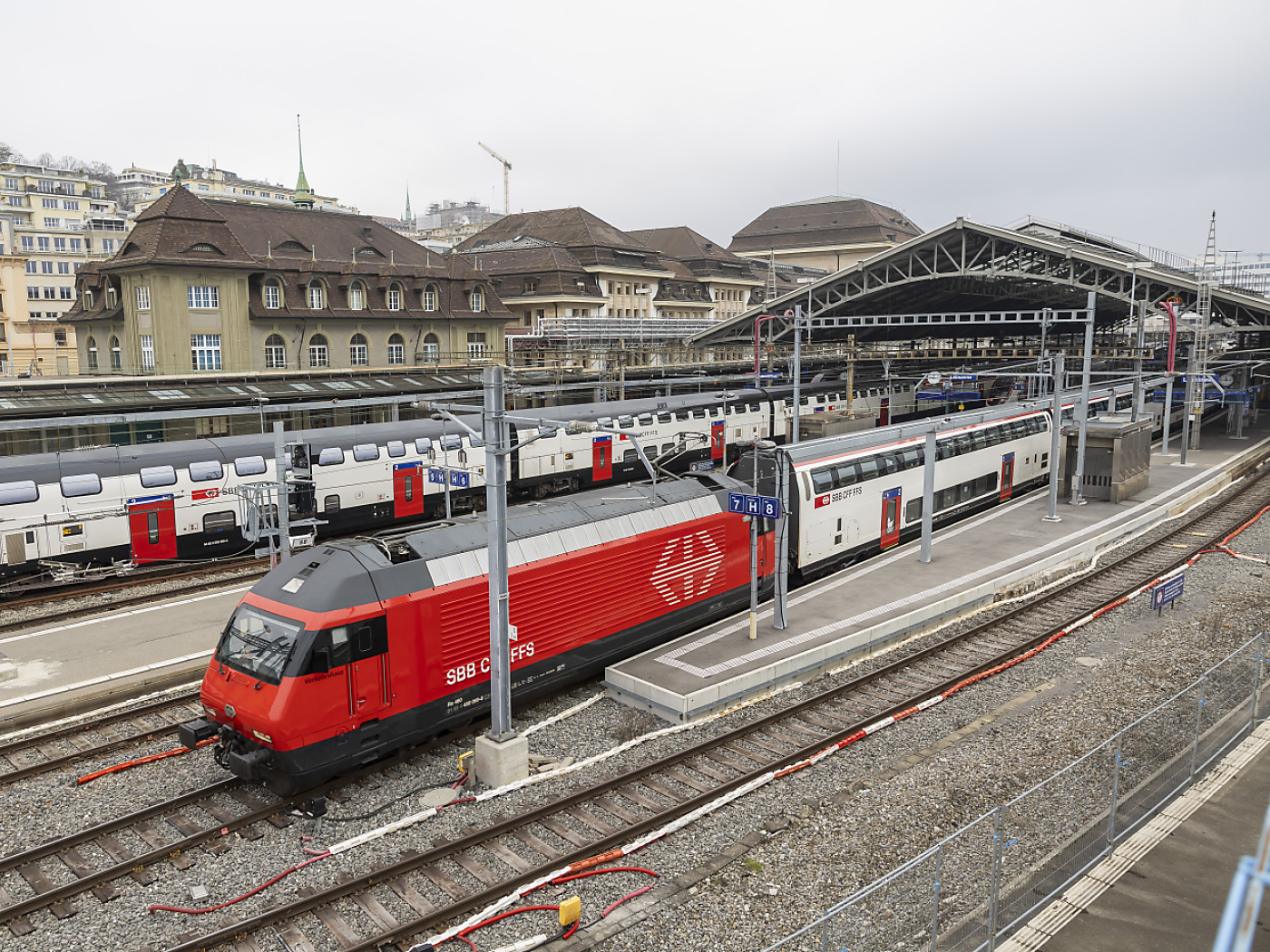 treno delle ffs in stazione