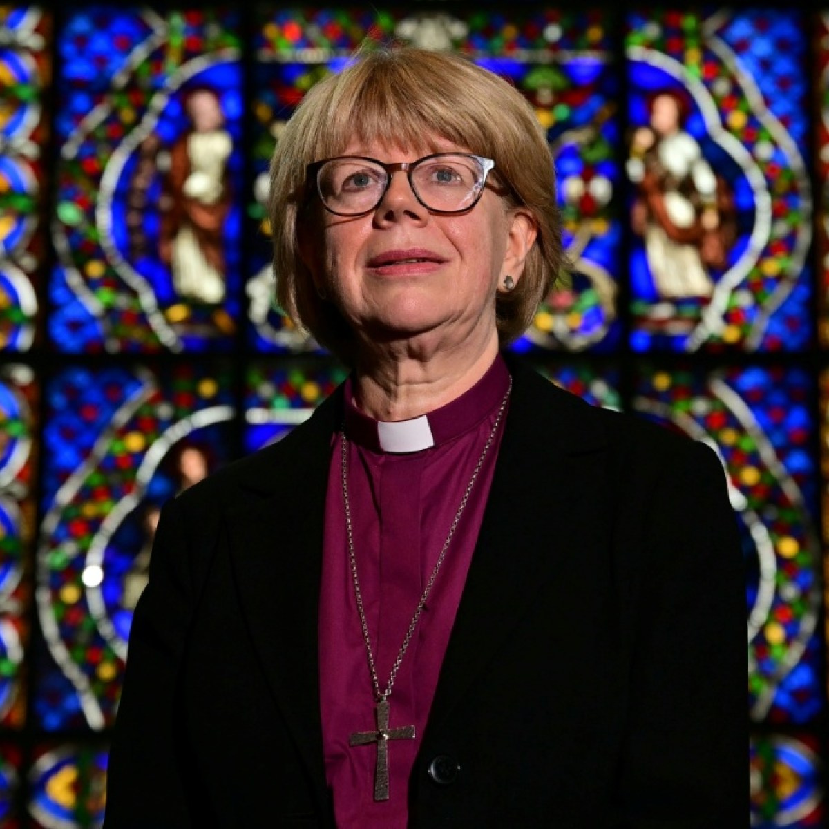 Sarah Mullally, primera mujer nombrada jefa de la Iglesia de Inglaterra -  SWI swissinfo.ch