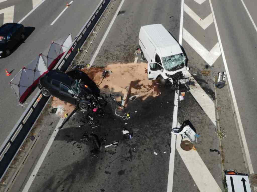 Geisterfahrer Verursacht Unfall Mit Vier Schwerverletzten Auf A12 Swi Swissinfo Ch