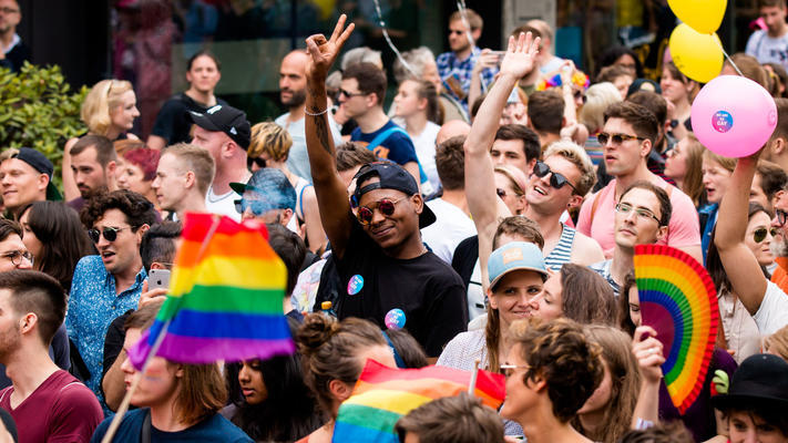 В Цюрихе прошла демонстрация ЛГБТ-сообщества - SWI swissinfo.ch