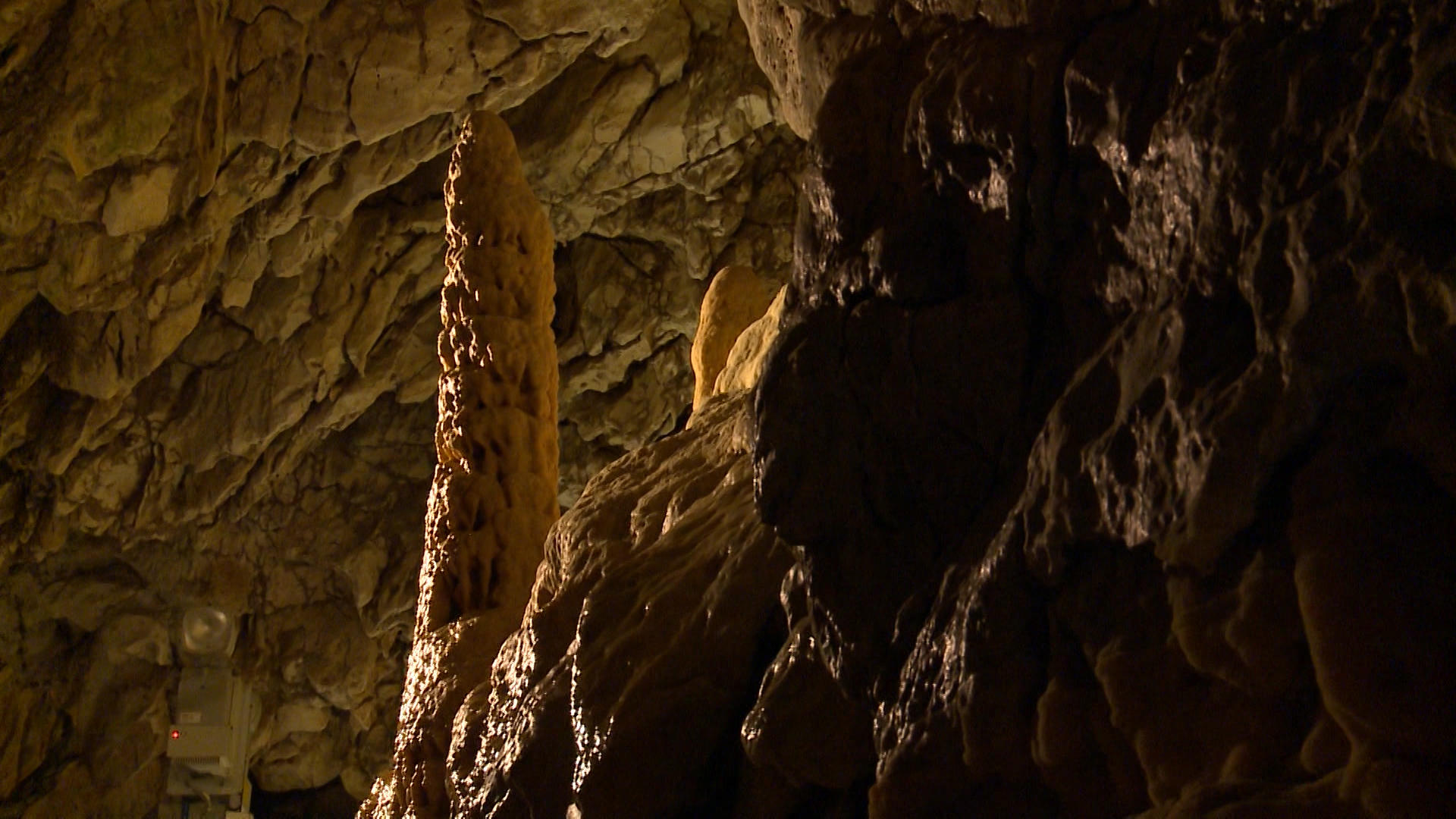 3 million people visit the Vallorbe Caves - SWI swissinfo.ch