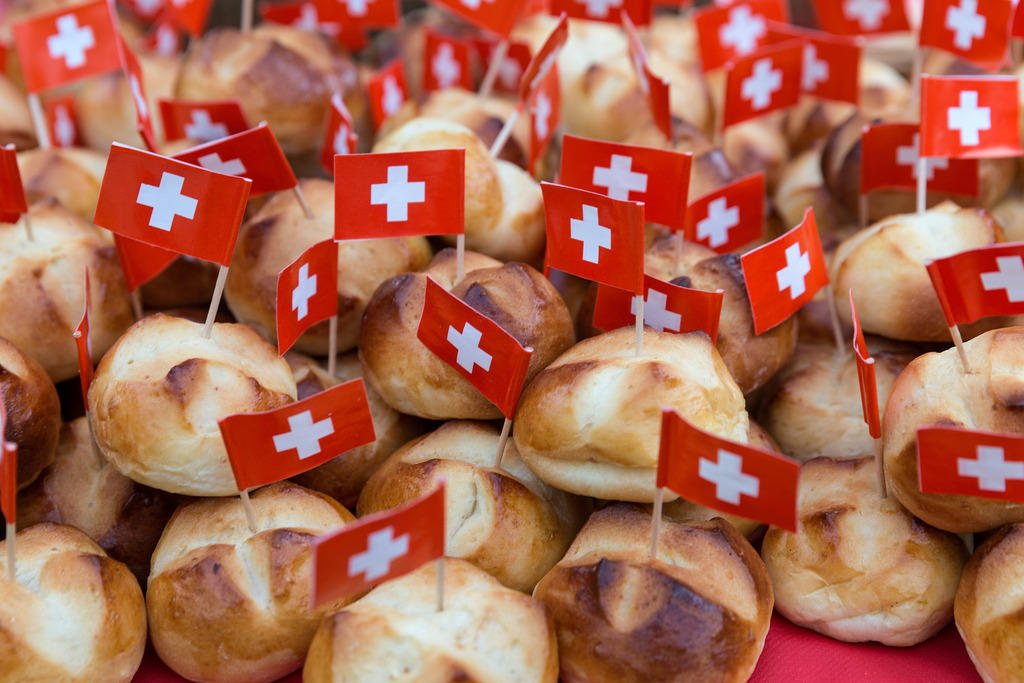 Suíça Do Dia Da Independência, O 1º De Agosto Feriado Federal Em Honra De  Fundar Da Confederação Suíça Dia Do Foto de Stock - Imagem de projeto,  fundo: 152988794