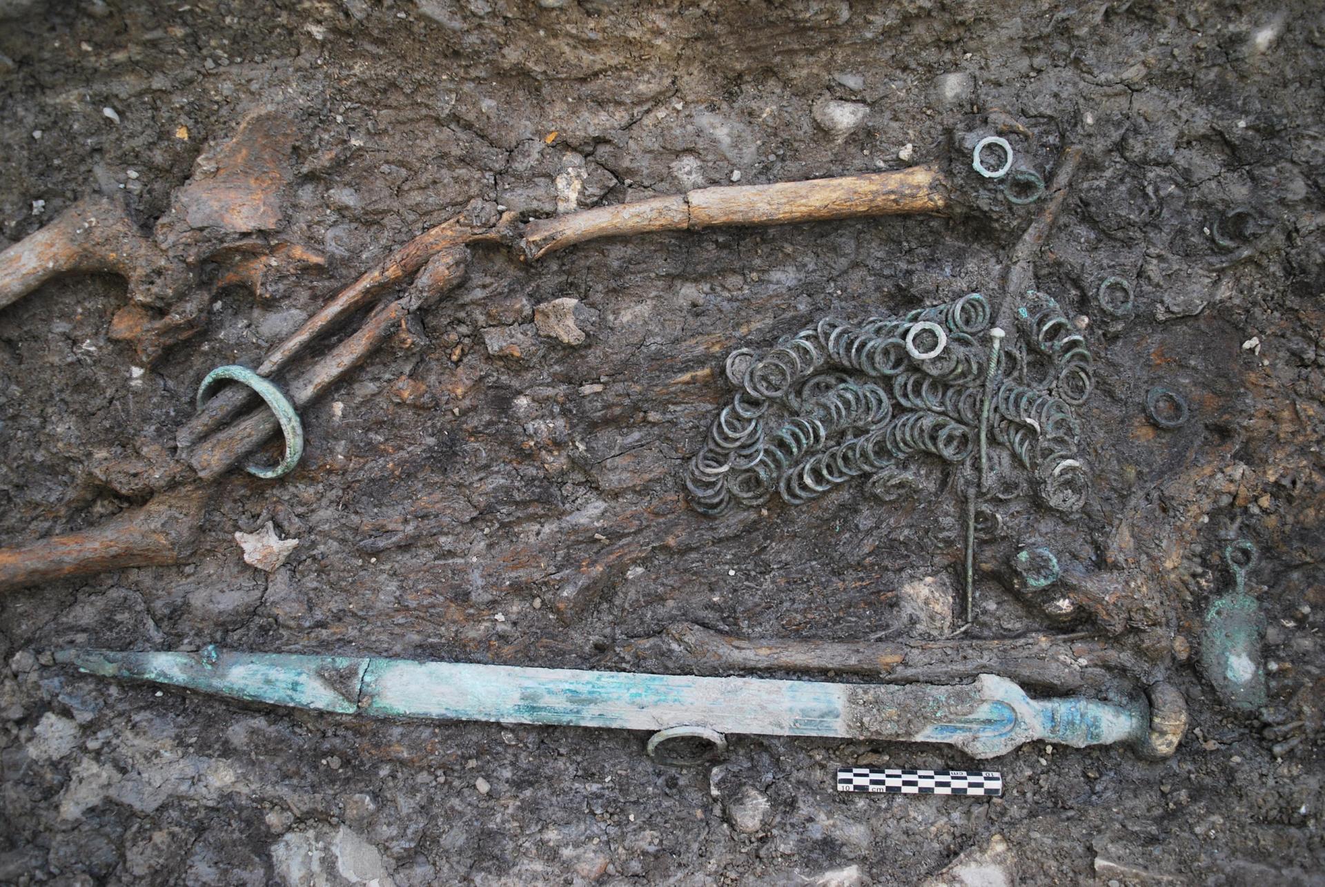 Bronze Age Tombs Unearthed During Car Park Construction - SWI Swissinfo.ch