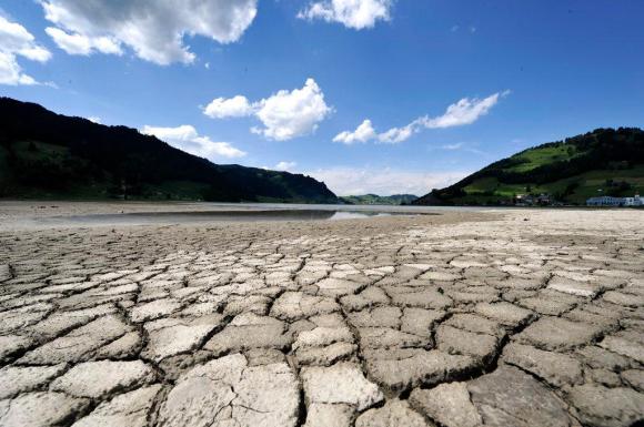 Switzerland at risk of water shortages and forest fires - SWI swissinfo.ch