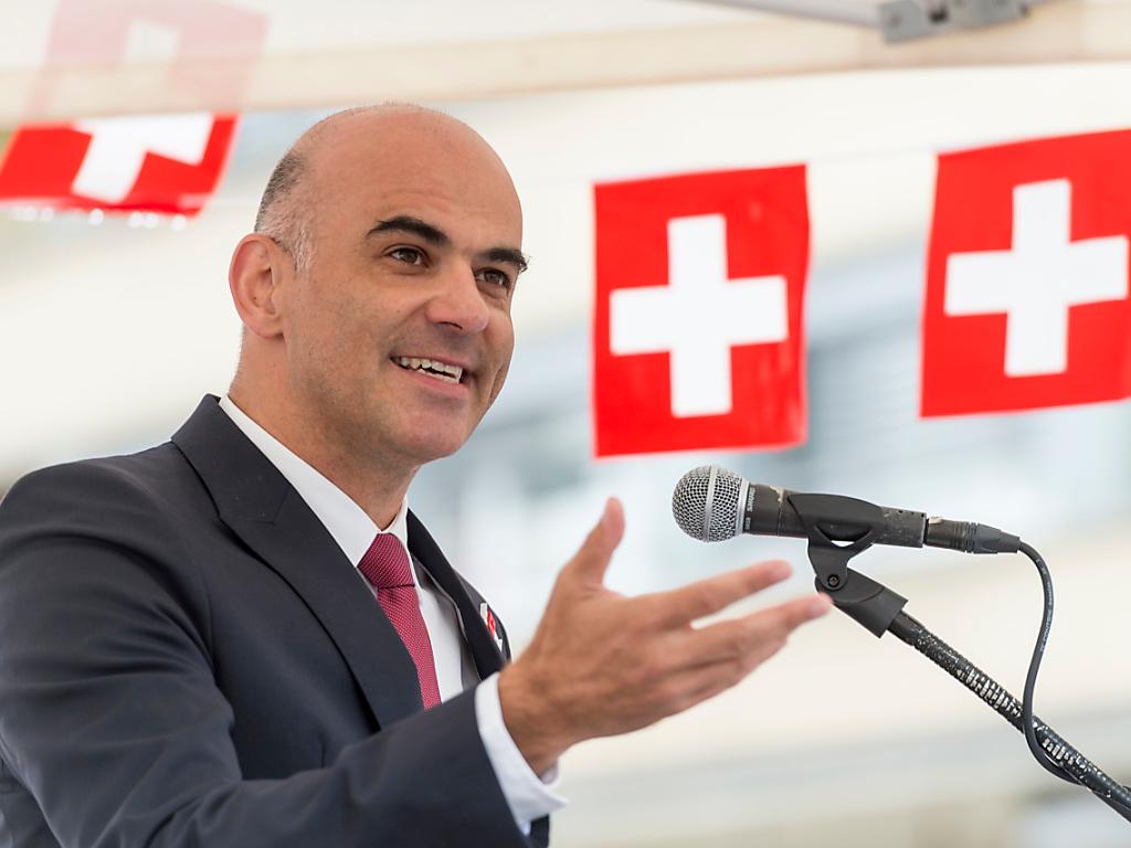 Alain Berset Fait L Loge De La Constitution Suisse SWI Swissinfo Ch   Image 20180731phf9109 