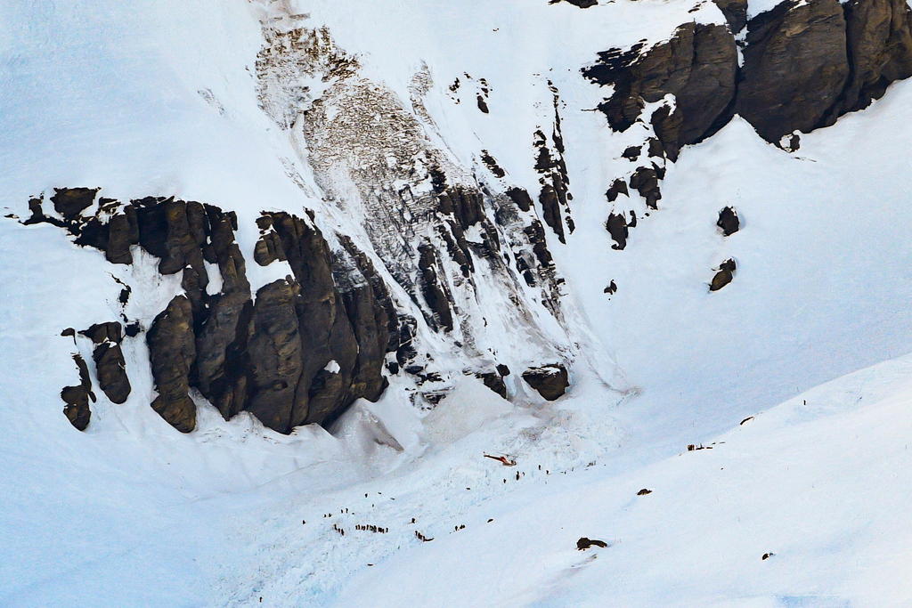 ゲレンデで雪崩 スイス南西部クラン モンタナでスキー客直撃 死者も Swi Swissinfo Ch