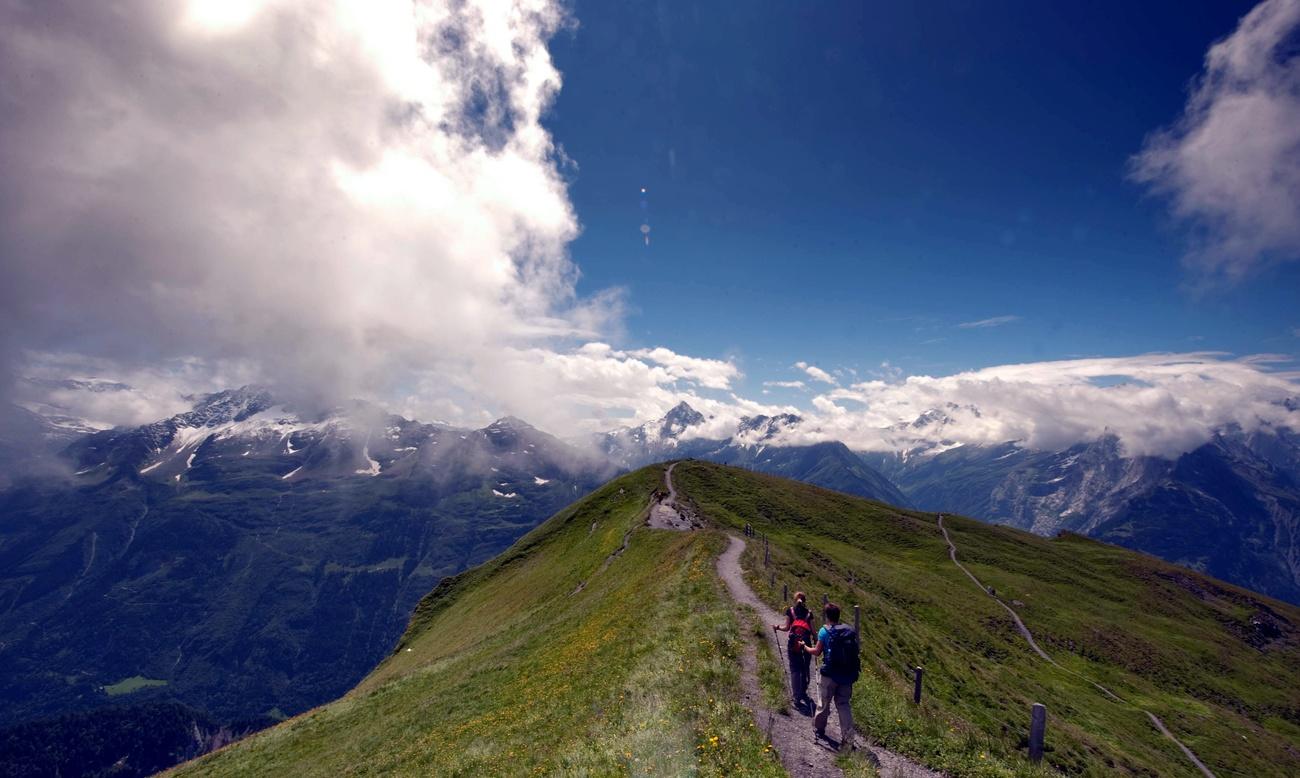 スイスアルプスの絶景を歩く Swi Swissinfo Ch