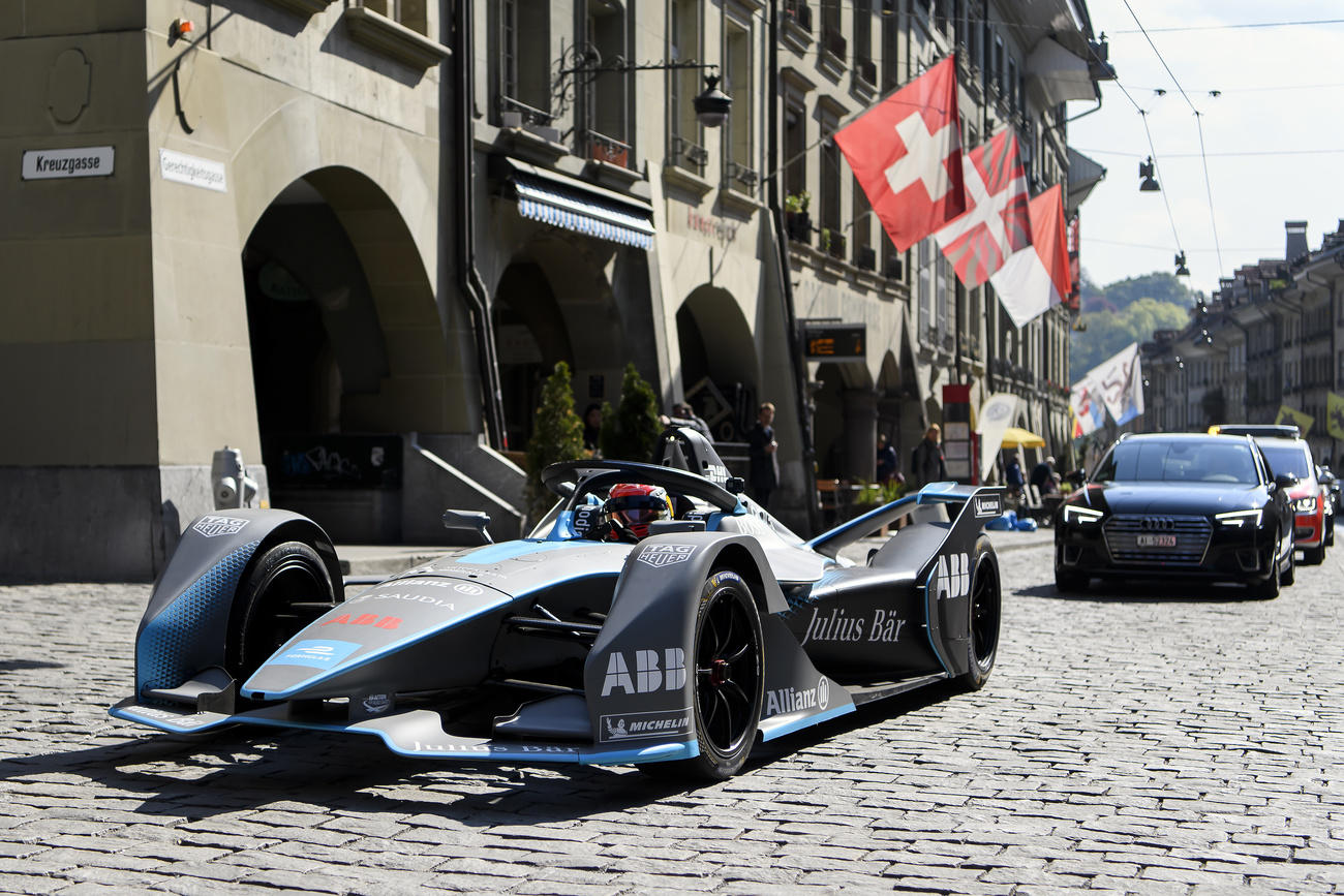 Environmental protestors object to Bern Formula E race - SWI swissinfo.ch