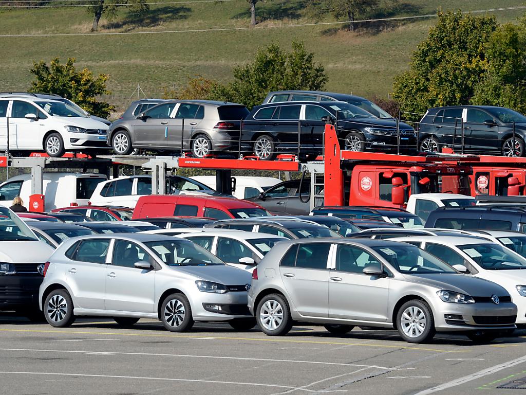 Как самому пригнать машину из китая. Autoindustrie. Deutsche autos Mercedes Parkplatz Берлин фото. Autossa hatenablog.