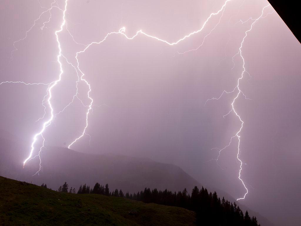 Wetterumschwung Gewitter Und Starker Regen Entlang Voralpen Swi Swissinfo Ch