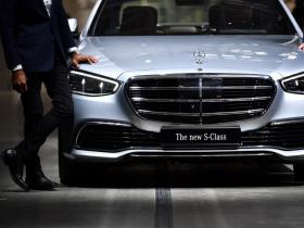 Daimler Schlägt Sich Im Dritten Quartal Besser Als Gedacht - SWI ...