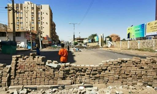 قوات الأمن السودانية تفرّق متظاهرين مناهضين للانقلاب بالغاز المسيل