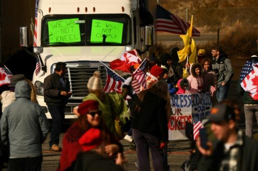 Truckers start caravan against covid measures in the US