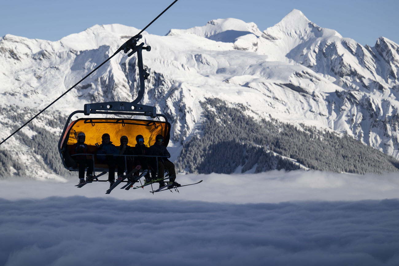 Swiss ski holidays up to 10 more expensive SWI swissinfo.ch