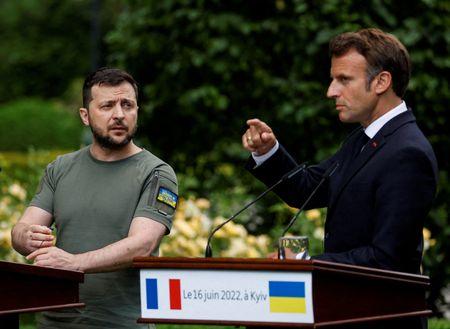 Germany And France Vow Support For Ukraine, Including Military - SWI ...