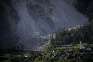 Brienz-Brinzauls rockslide threat accelerates