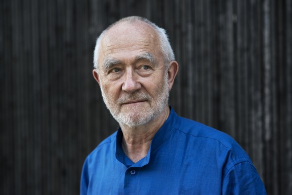 Peter Zumthor's key building material is light - SWI