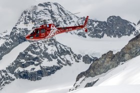 Air Zermatt helicopter crashes in Swiss Alps - SWI swissinfo.ch