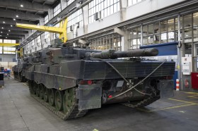 Defence minister annoyed at inconsistencies around Leopard tank deal - SWI swissinfo.ch in English
