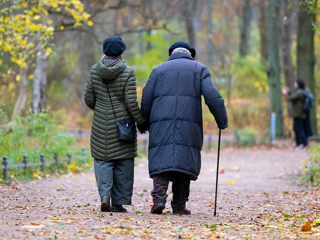 Abstimmung über 13. AHV-Rente Und Renteninitiative Im März - SWI ...