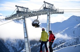 Skifahrer am Skilift